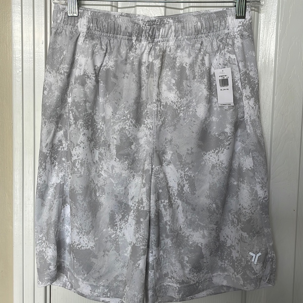 BNWT Old Navy active shorts, size XL (14/16), white/silver patterned